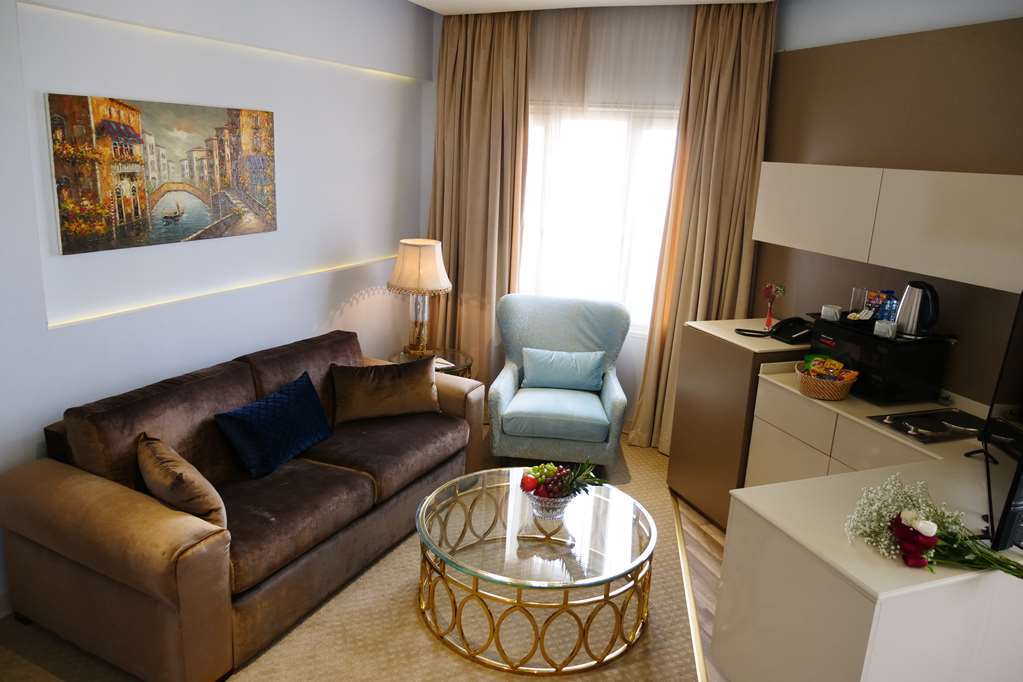 Lumiere Des Etoile Hotel Kuwait City Room photo